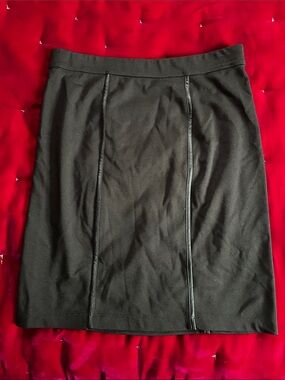 Max Studio Black Pencil Skirt with Seams